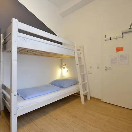 Townside Hostal *